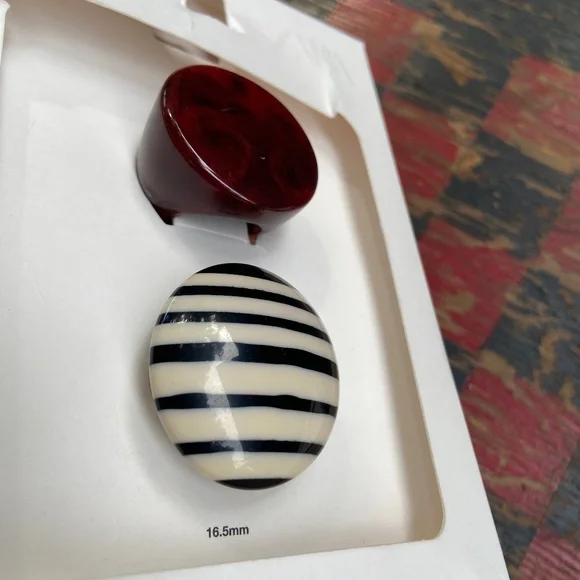 ZARA two pack Resin Rings - Picture 4 of 6